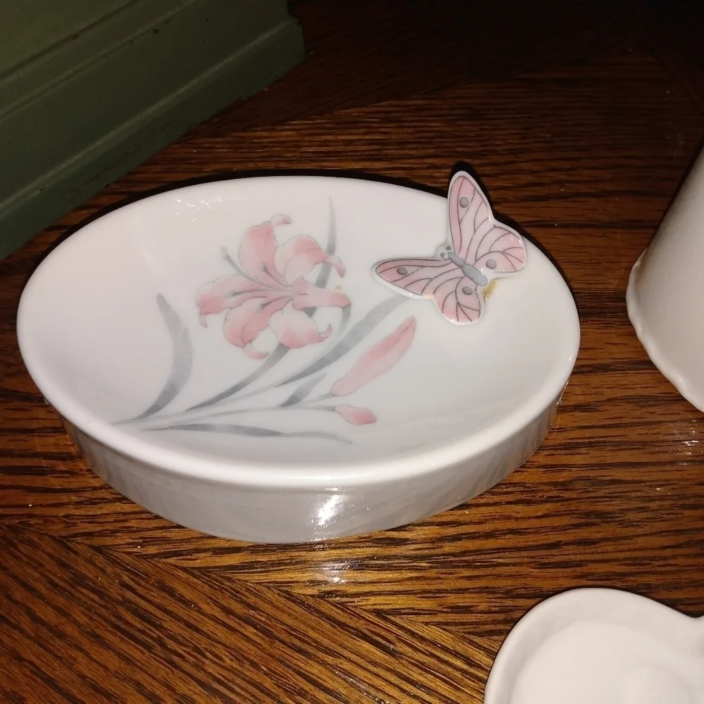 3 Piece Vintage Floral Butterfly Bathroom Set